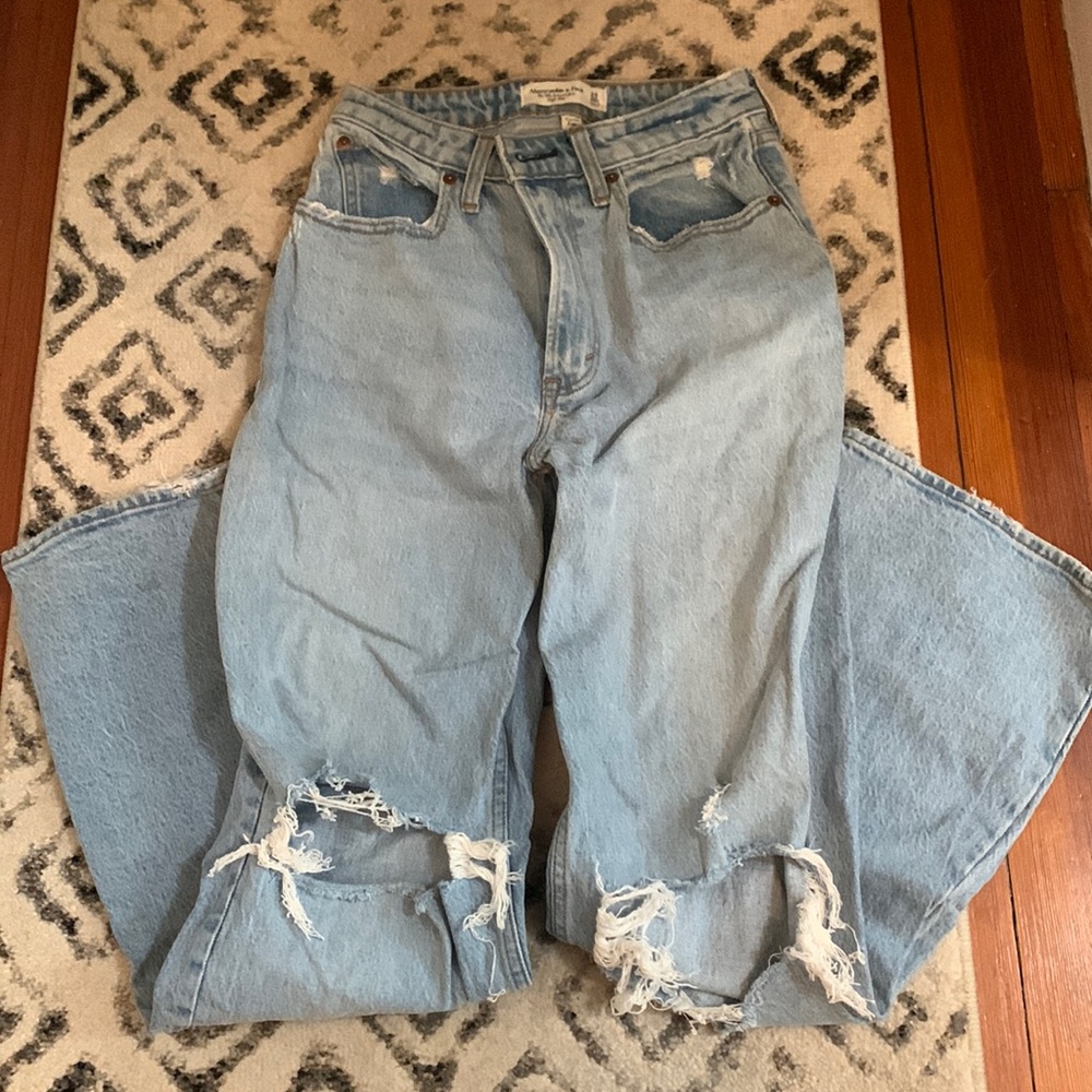 Abercrombie curve love high rise 90s relaxed jeans!